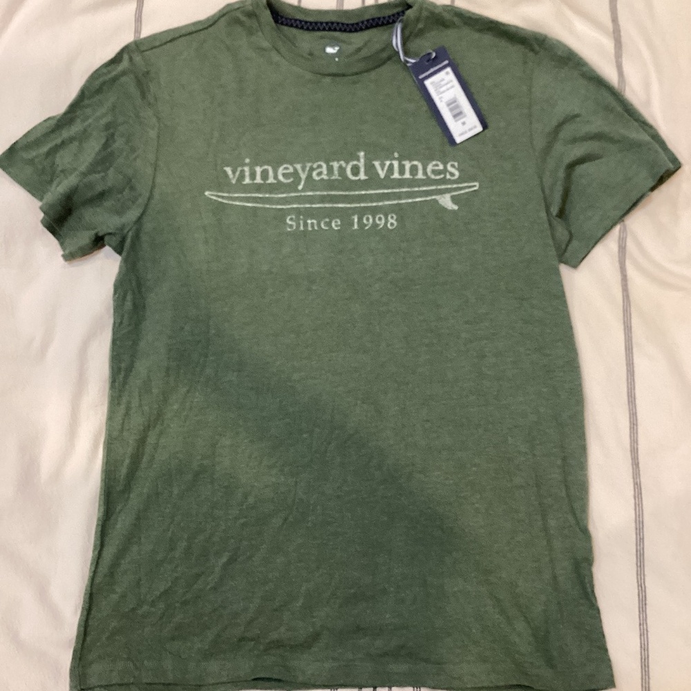 Vineyard Vines tee